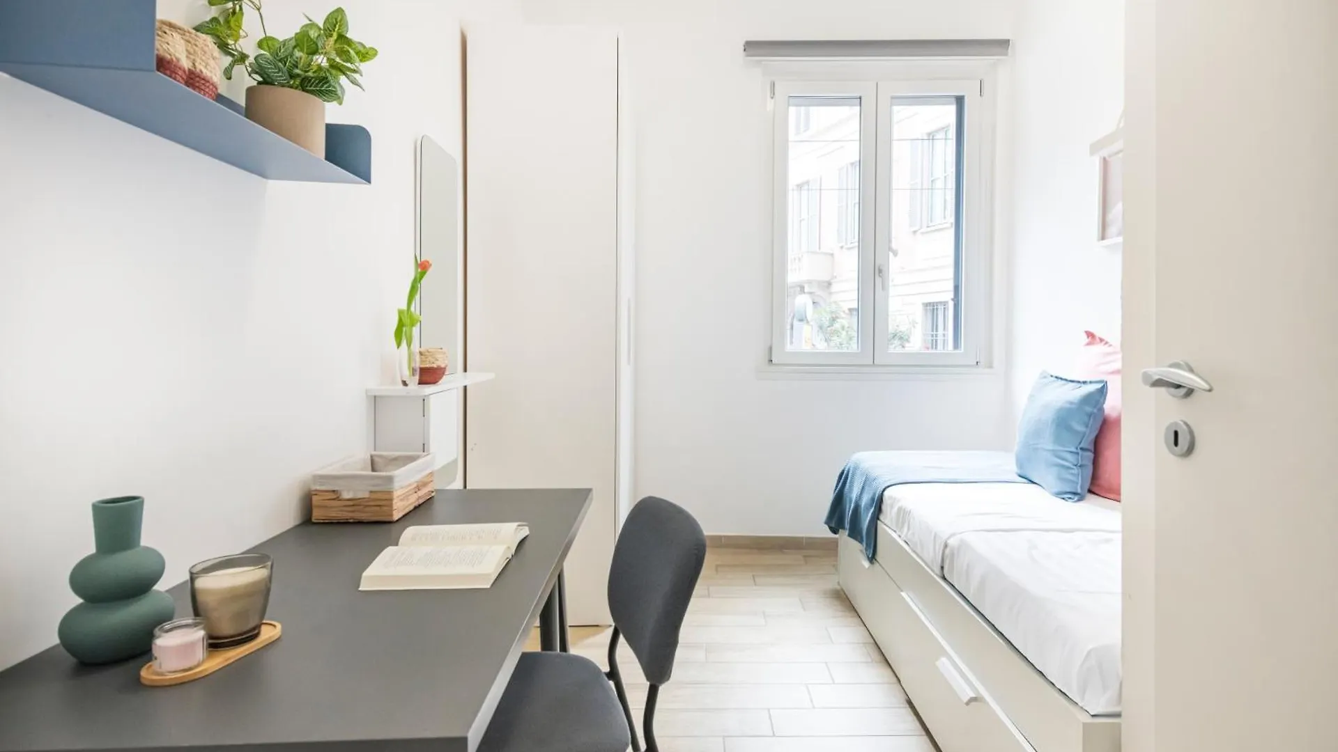 Easylife - Comodo Trilocale In Porta Romana Milan 0*,