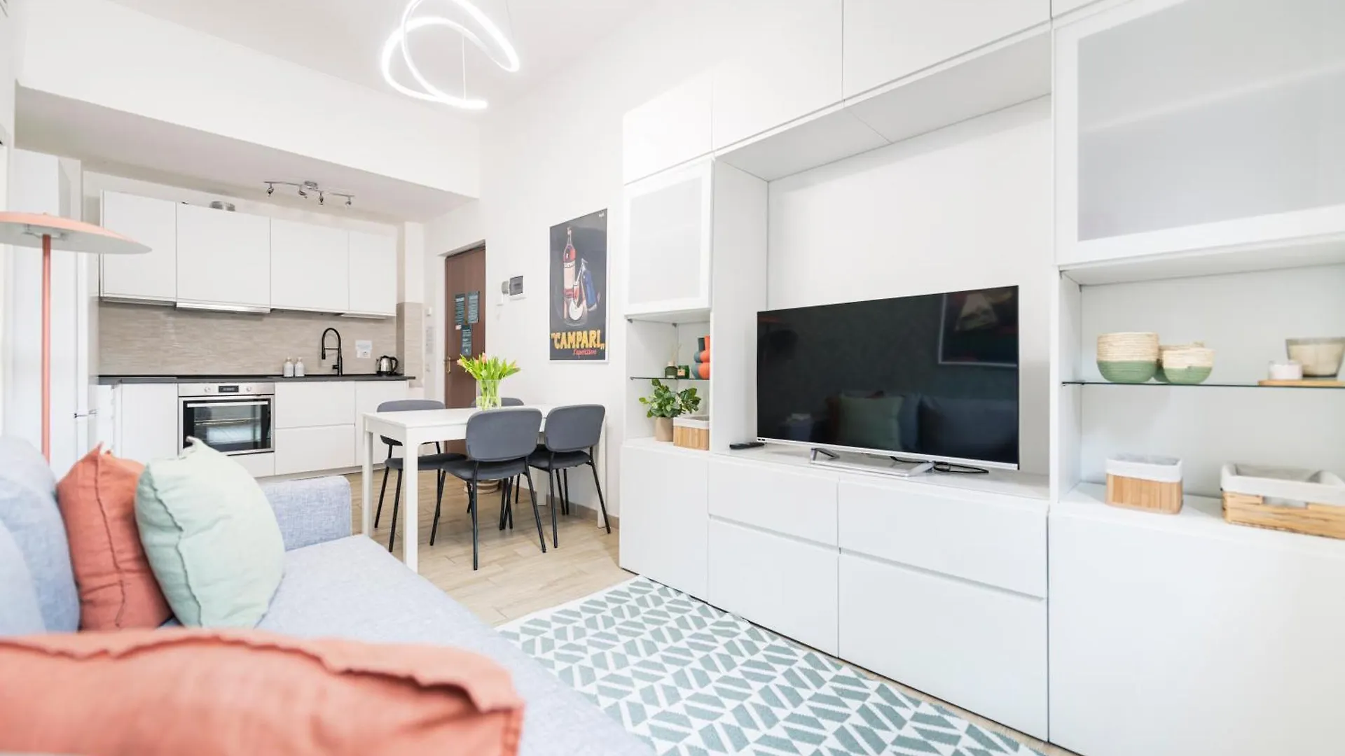 Easylife - Comodo Trilocale In Porta Romana Milan 0*,  Italy